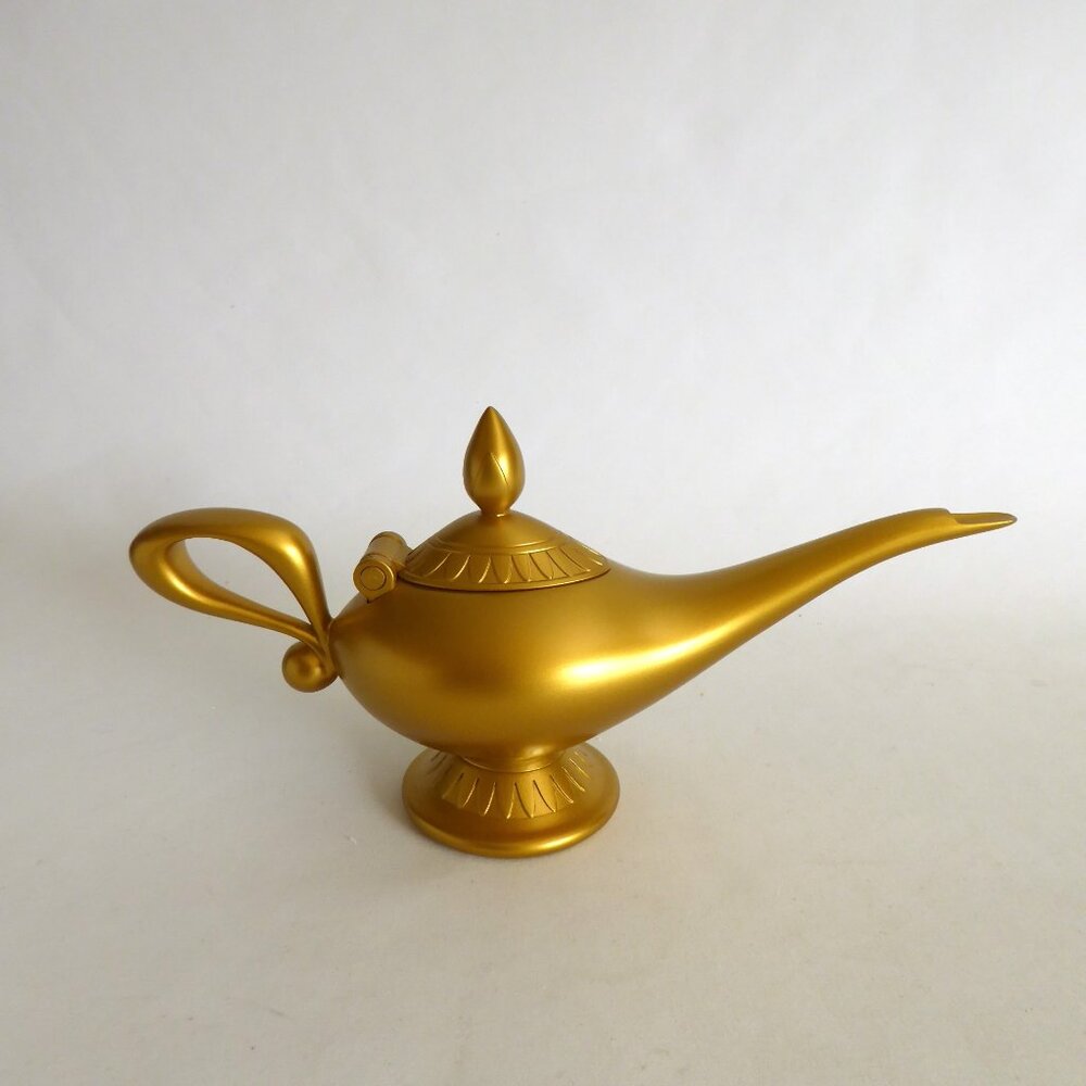 NEW 11” DISNEY ALADDIN GENIE INSIDE LIDDED GOLD LAMP RESIN SCULPTURE - Picture 9 of 15